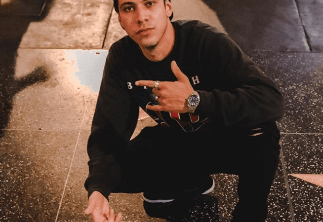 El Chileno Bat Music en Los Angeles California trabajando música